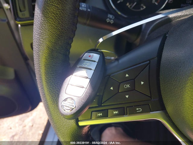 Nissan ROGUE SV 2018 KNMAT2MTXJP622058 Image 11