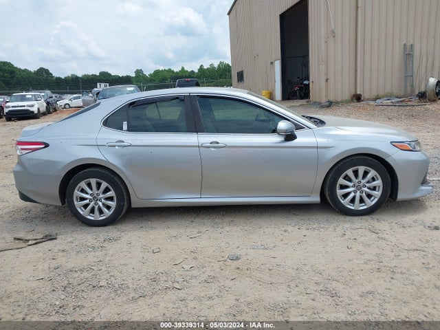 Toyota CAMRY LE 2018 4T1B11HK2JU534124 Image 13