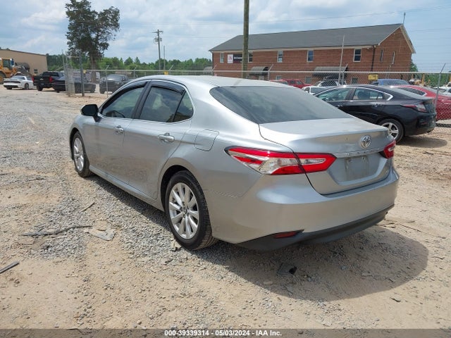 Toyota CAMRY LE 2018 4T1B11HK2JU534124 Image 3