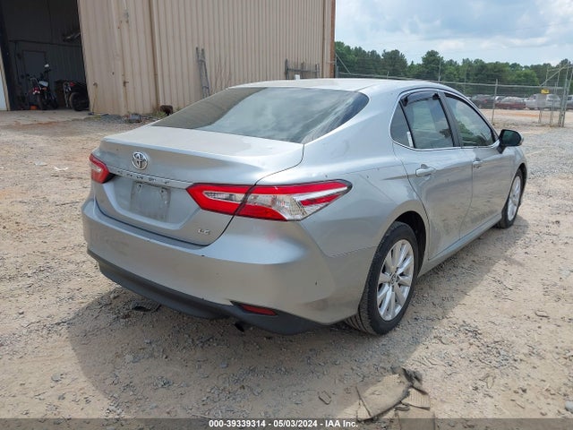 Toyota CAMRY LE 2018 4T1B11HK2JU534124 Image 4