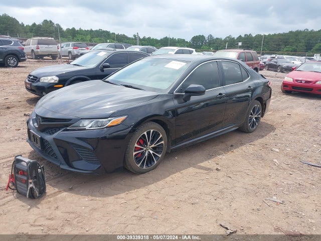 Toyota CAMRY SE 2018 4T1B11HK2JU614765 Image 2