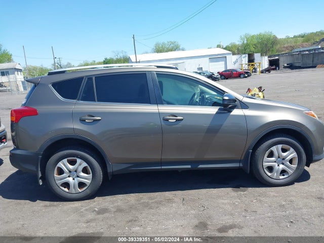 Toyota RAV4 LE 2015 JTMBFREV0FD128403 Image 13