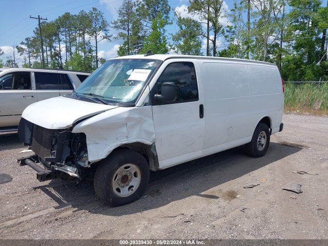 Chevrolet Express 2500 Work Van 2018 1GCWGAFP2J1336129 Image 2