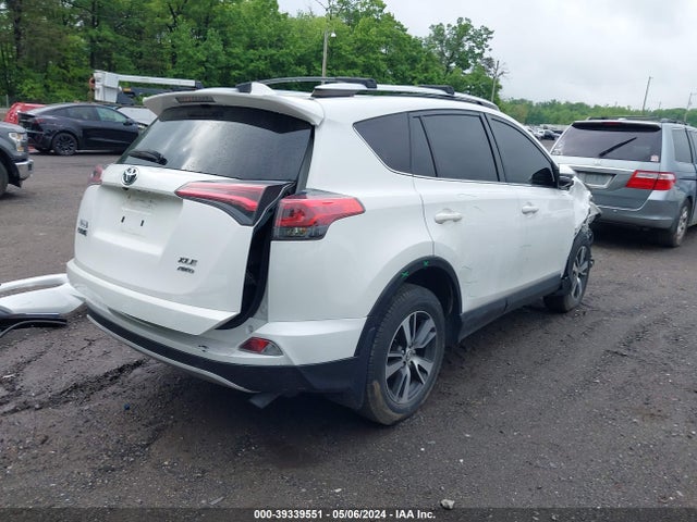 Toyota Rav4 Xle 2016 JTMRFREV3GJ103965 Image 4