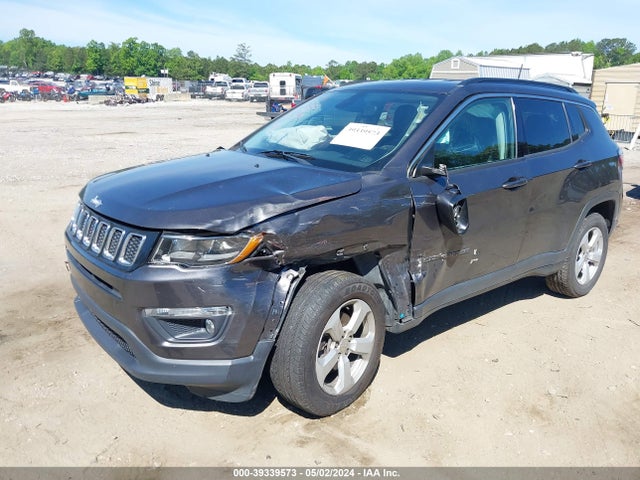 3C4NJDBBXJT492632 Jeep Compass Latitude 4x4