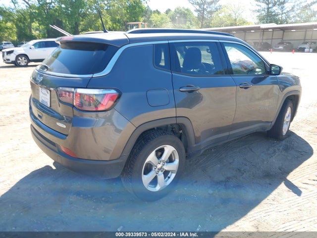 3C4NJDBBXJT492632 Jeep Compass Latitude 4x4