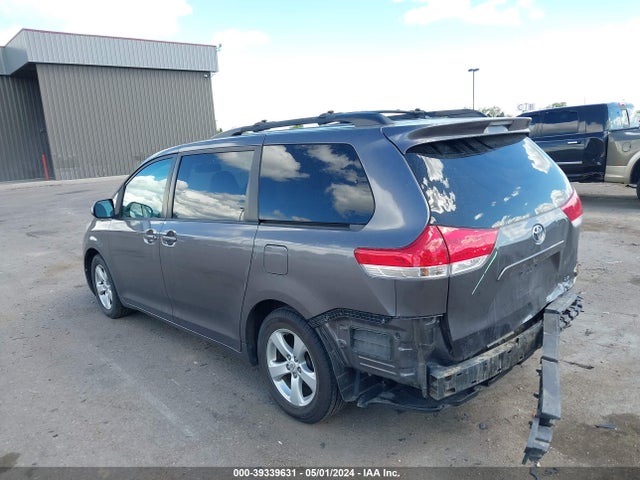 2011 Toyota Sienna Le V6 მანქანა იყიდება აუქციონზე, vin: 5TDKK3DC8BS066515, აუქციონის ნომერი: 39339631