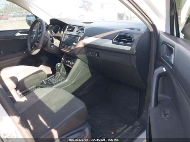 3VV0B7AX9JM054038 Volkswagen Tiguan 2.0t S