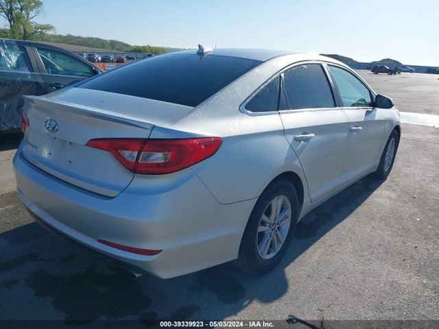 Hyundai SONATA SE 2015 5NPE24AF5FH212639 Image 4