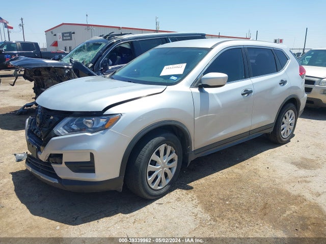Nissan ROGUE S 2017 JN8AT2MT4HW140562 Image 2