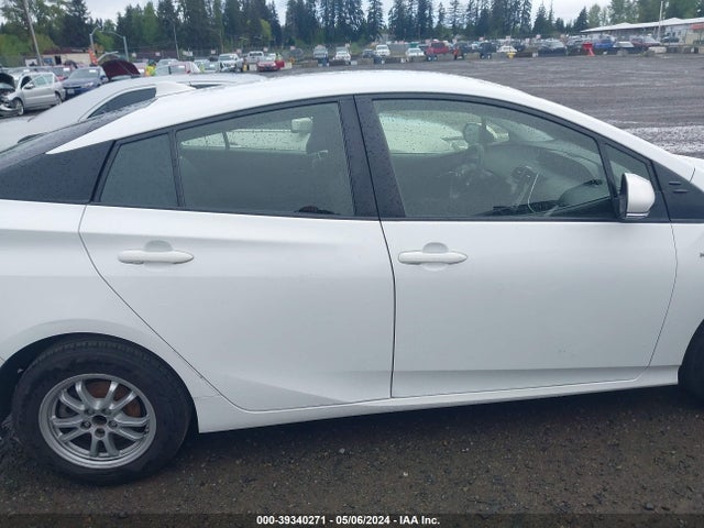 Toyota Prius Two 2016 JTDKBRFU6G3005245 Image 13