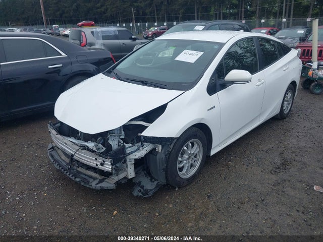 Toyota Prius Two 2016 JTDKBRFU6G3005245 Image 2