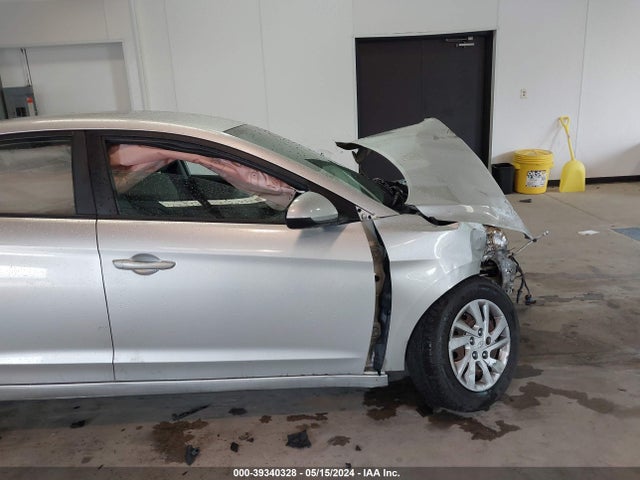 Hyundai ELANTRA SE 2017 5NPD74LF1HH084056 Image 13