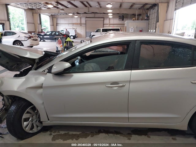 Hyundai ELANTRA SE 2017 5NPD74LF1HH084056 Image 14