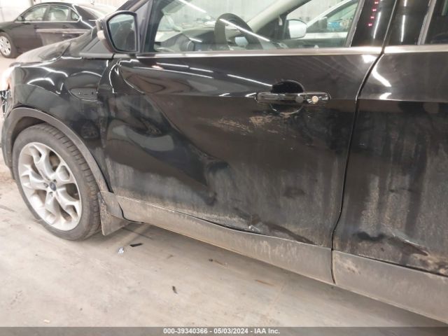 1FMCU9JXXGUA37878 Ford Escape Titanium