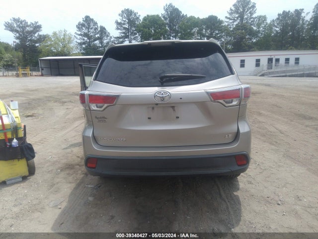 Toyota Highlander Le Plus V6 2015 5TDZKRFH2FS050617 Image 17