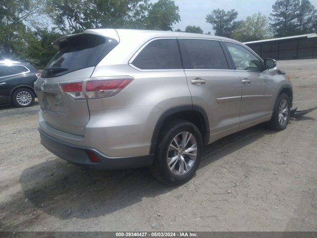 Toyota Highlander Le Plus V6 2015 5TDZKRFH2FS050617 Image 4