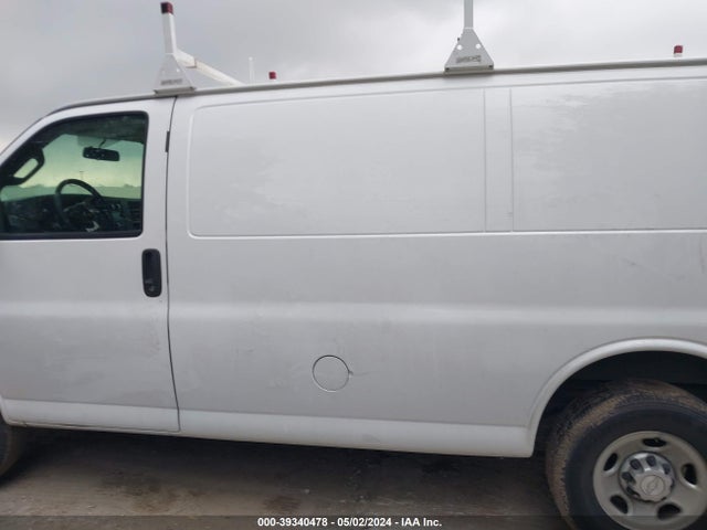 Chevrolet Express 2500 Work Van 2016 1GCWGAFF4G1176531 Image 15