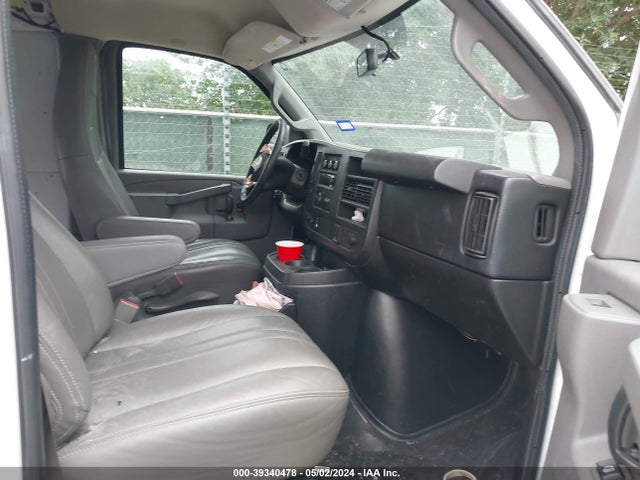 Chevrolet Express 2500 Work Van 2016 1GCWGAFF4G1176531 Image 5