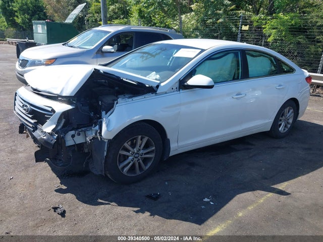 Hyundai SONATA SE 2015 5NPE24AF8FH186411 Image 2