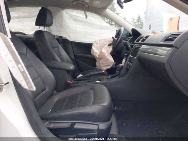 1VWAT7A3XFC034030 Volkswagen Passat 1.8t Wolfsburg Edition