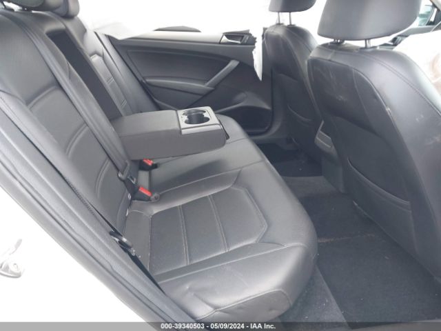 1VWAT7A3XFC034030 Volkswagen Passat 1.8t Wolfsburg Edition