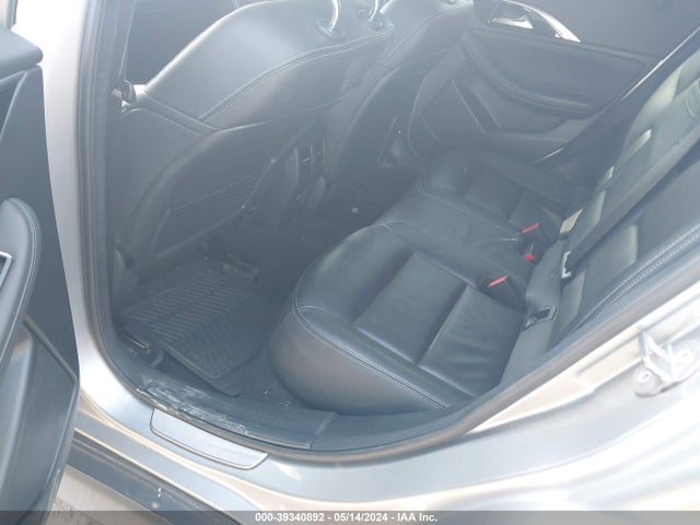 Infiniti Qx30 Essential 2018 SJKCH5CR2JA004850 Image 8