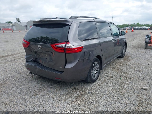 5TDYZ3DC9LS055725 Toyota SIENNA XLE