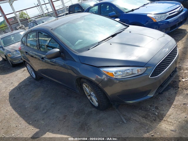 Ford FOCUS SE 2018 1FADP3K24JL326273 Image 1