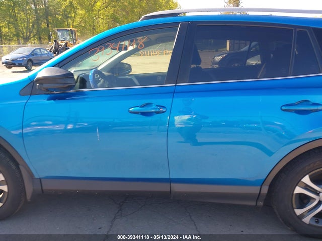 Toyota RAV4 LE 2018 JTMBFREV3JJ202357 Image 14