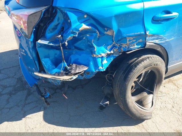Toyota RAV4 LE 2018 JTMBFREV3JJ202357 Image 6