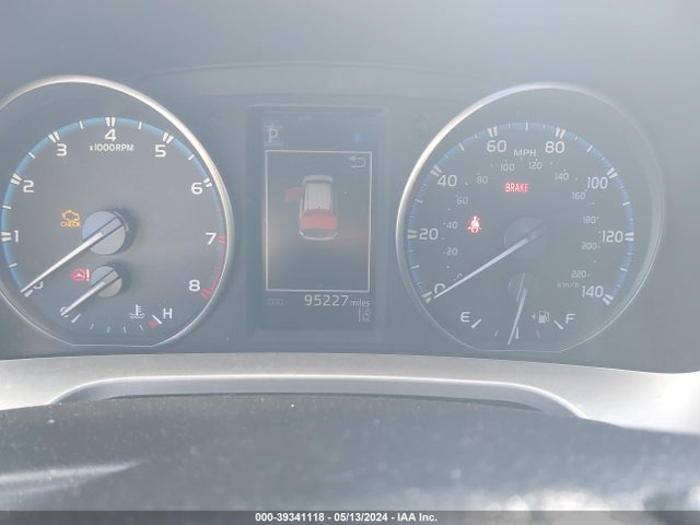 Toyota RAV4 LE 2018 JTMBFREV3JJ202357 Image 7