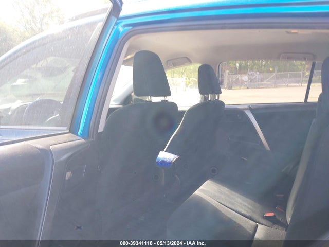 Toyota RAV4 LE 2018 JTMBFREV3JJ202357 Image 8