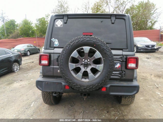 1C4HJXEN5KW681706 Jeep Wrangler Unlimited Sahara 4x4