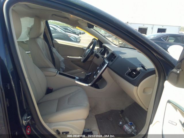 YV126MFK9F2351424 Volvo S60 T5 Premier