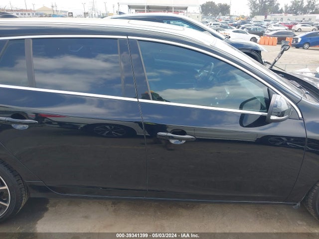 YV140MEK7G1304136 Volvo V60 T5 Drive-e Premier