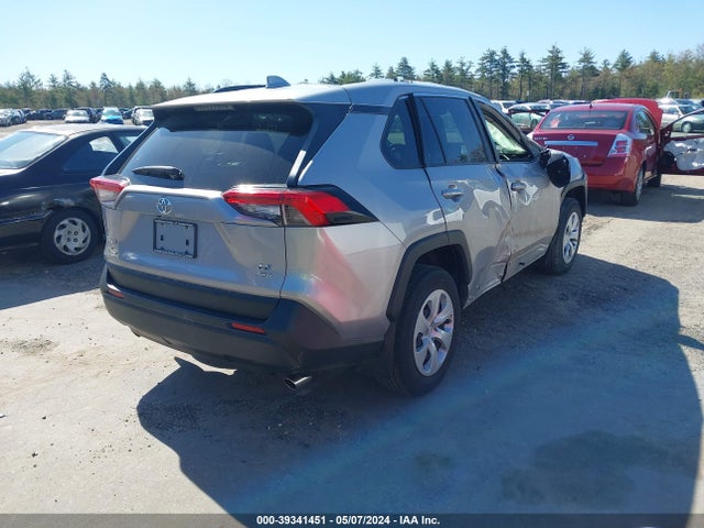 Toyota RAV4 LE 2020 JTMF1RFV7LD053029 Image 4