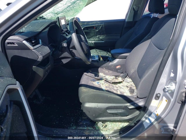 Toyota RAV4 LE 2020 JTMF1RFV7LD053029 Image 5