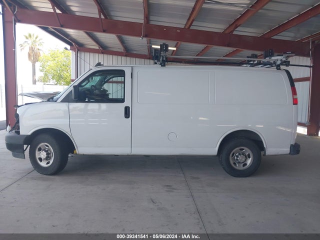 Chevrolet Express 2500 Work Van 2018 1GCWGAFP3J1301499 Image 14