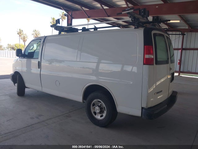 Chevrolet Express 2500 Work Van 2018 1GCWGAFP3J1301499 Image 3