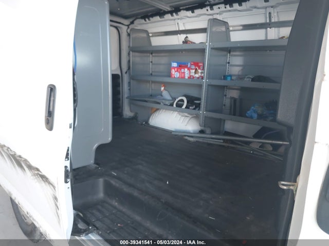 Chevrolet Express 2500 Work Van 2018 1GCWGAFP3J1301499 Image 8