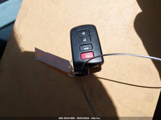 Toyota COROLLA SE 2018 5YFBURHE4JP830019 Image 11