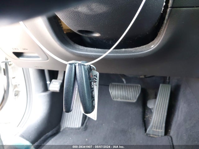 Hyundai Genesis 3.8 2016 KMHGN4JEXGU122686 Image 11