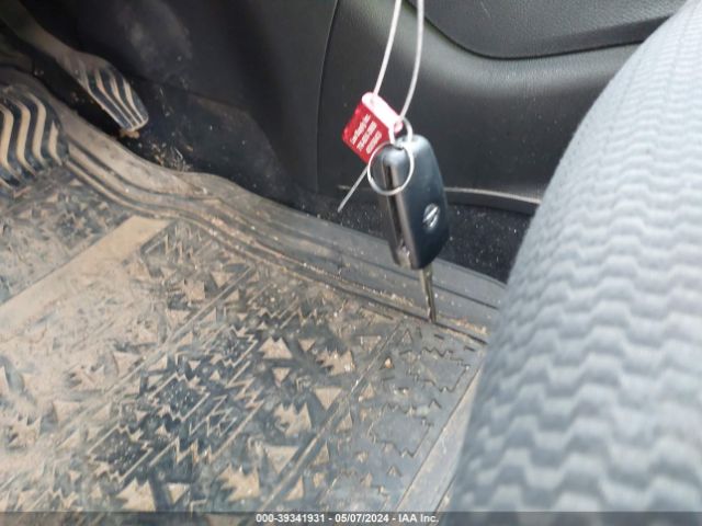 JN1BJ1CP5JW151034 Nissan Rogue Sport S