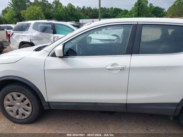 JN1BJ1CP5JW151034 Nissan Rogue Sport S