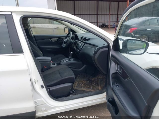 JN1BJ1CP5JW151034 Nissan Rogue Sport S