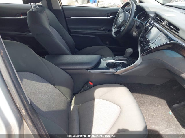Toyota CAMRY LE 2018 JTNB11HK9J3024293 Image 5
