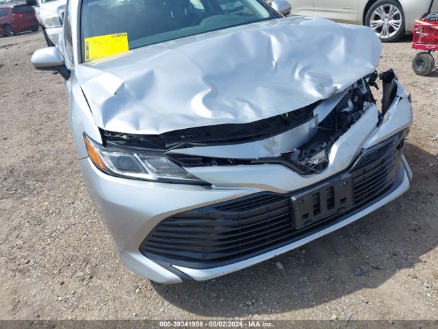 Toyota CAMRY LE 2018 JTNB11HK9J3024293 Image 6