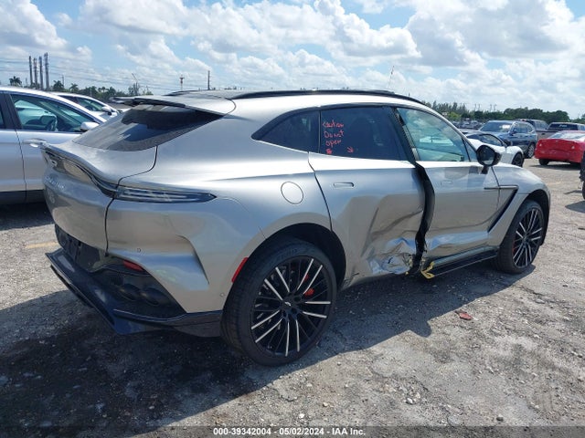 SD7VUJBW0PTV06633 Aston Martin Dbx 707