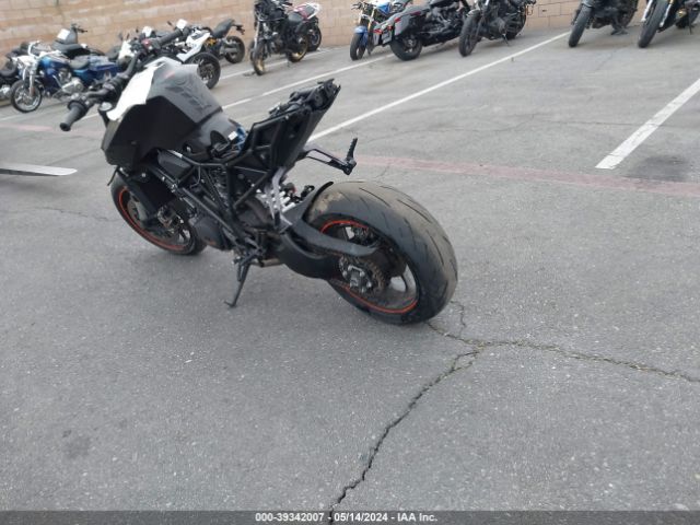 2018 KTM 1290 VBKV39409JM986374 Photo 2